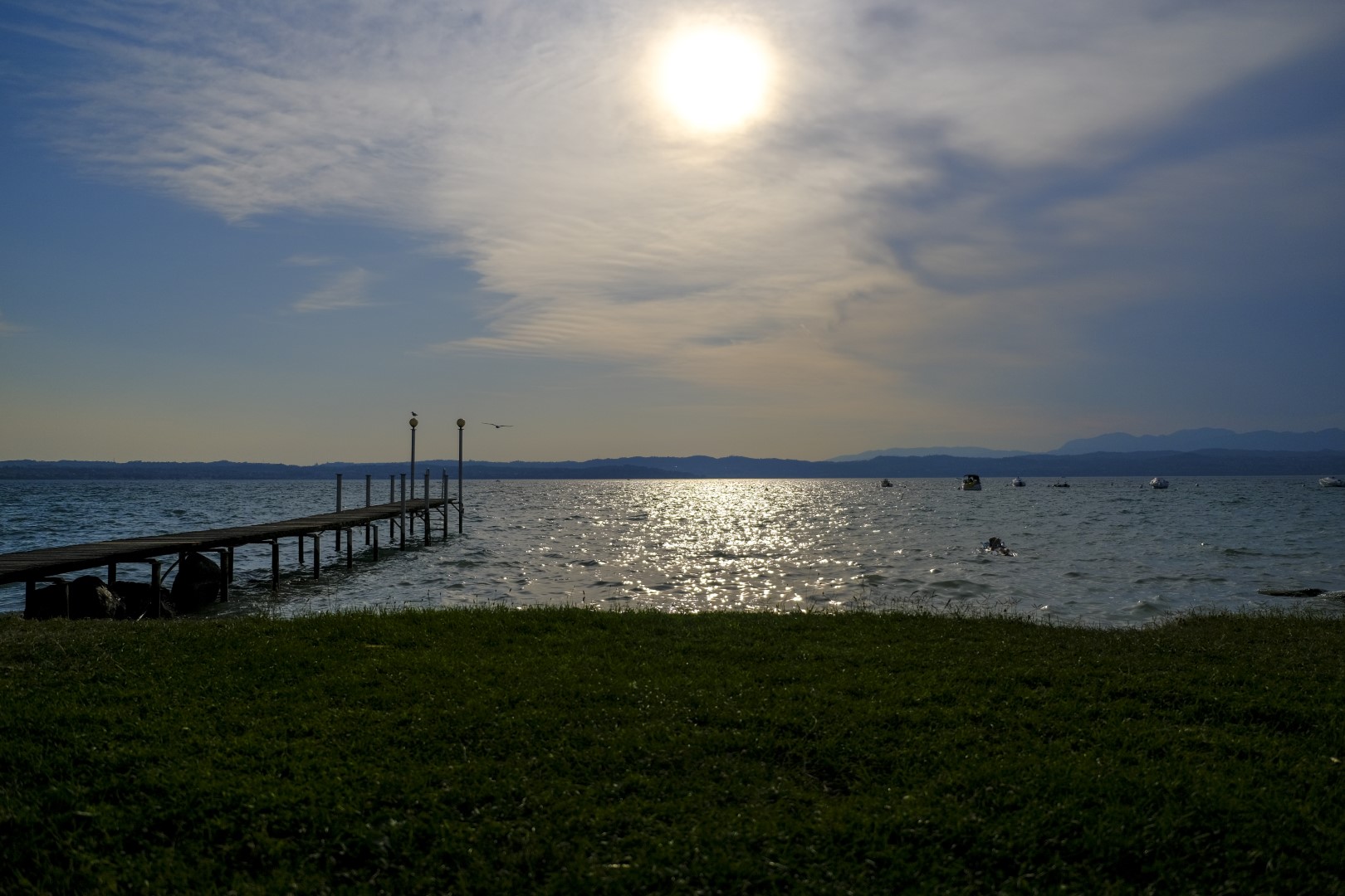 Mit diesen Tipps für den Schutz vor Sonne und UV-Licht wird der Sommerurlaub am Bodensee auch für die Augen wunderschön und erholsam